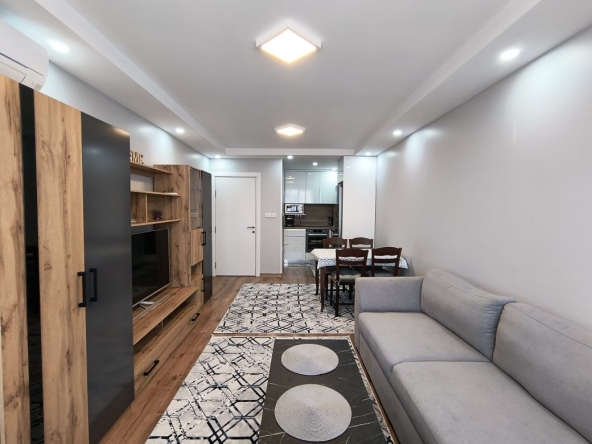 Дава се под наем Двустаен апартамент в Пловдив, Кючук Париж - 76 кв.м за 408 € - Снимка #1