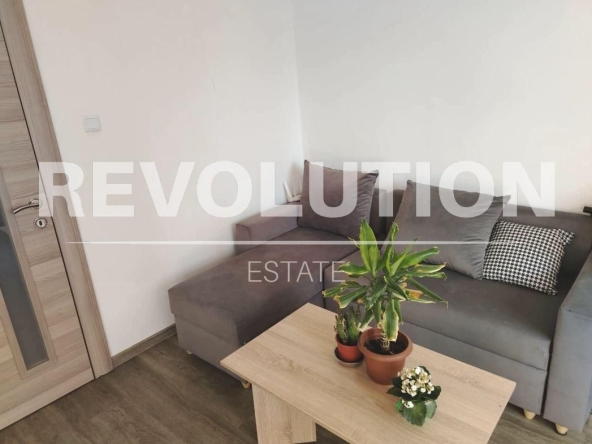 Дава се под наем Етаж от къща в Варна, Виница - 100 кв.м за 550 € - Снимка #1