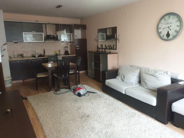 Дава се под наем Двустаен апартамент в Варна, Левски - 75 кв.м за 553.35 € - Снимка #1