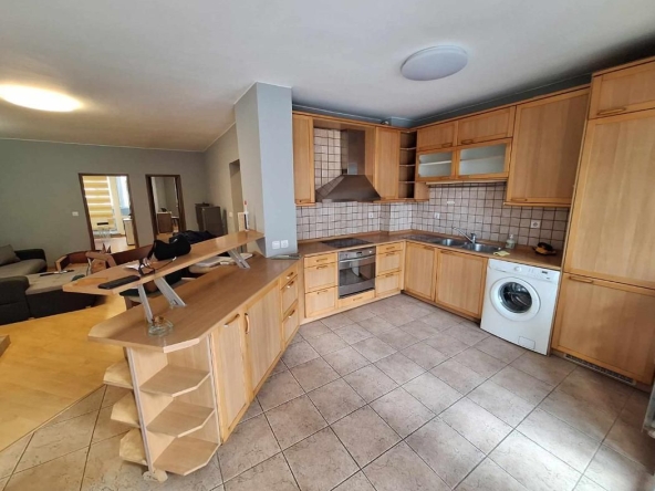 Дава се под наем Тристаен апартамент в Пловдив, Кършияка - 80 кв.м за 510 € - Снимка #1