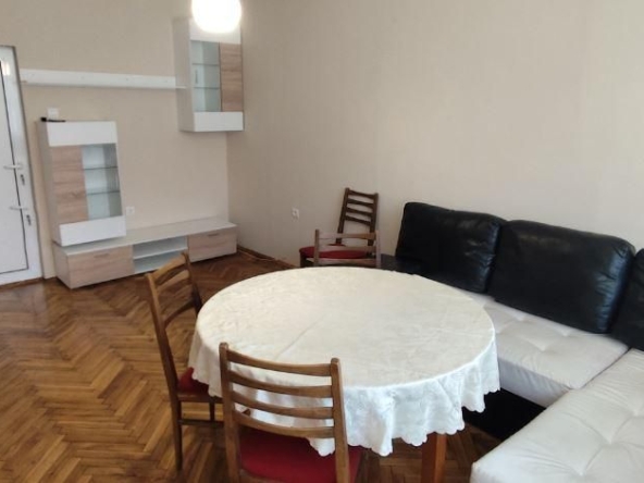 Дава се под наем Тристаен апартамент в Варна, Център - 90 кв.м за 500 € - Снимка #1
