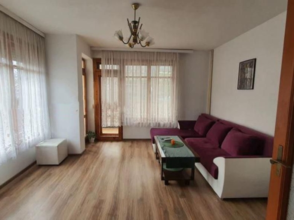 Дава се под наем Двустаен апартамент в Пловдив, Център - 70 кв.м за 336.6 € - Снимка #1