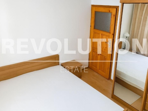 Дава се под наем Тристаен апартамент в Варна, Спортна зала - 74 кв.м за 398.82 € - Снимка #1