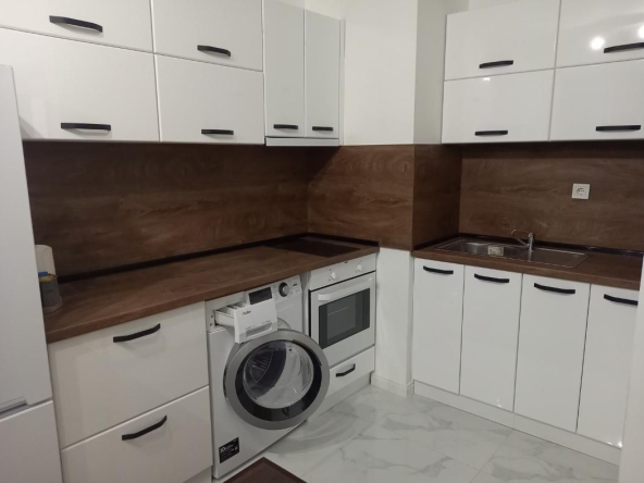 Дава се под наем Двустаен апартамент в Пловдив, Кючук Париж - 60 кв.м за 350 € - Снимка #1