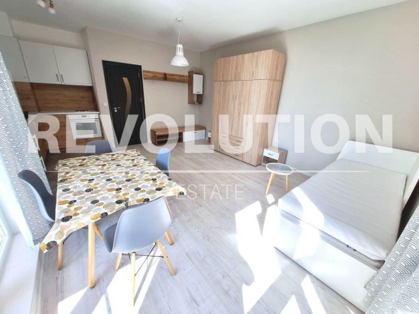 Дава се под наем Едностаен апартамент в Варна, м-т Траката - 32 кв.м за 350 € - Снимка #1