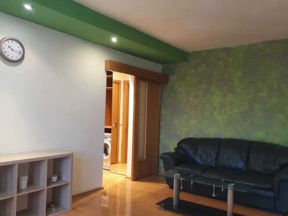 Дава се под наем Тристаен апартамент в Бургас, Акациите - 85 кв.м за 255 € - Снимка #1