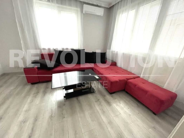 Дава се под наем Тристаен апартамент в Варна, Базар Левски - 90 кв.м за 448.8 € - Снимка #1