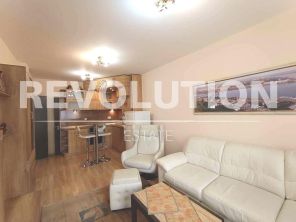 Дава се под наем Двустаен апартамент в Варна, Общината - 60 кв.м за 550 € - Снимка #1