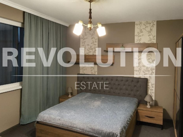 Дава се под наем Тристаен апартамент в Варна, Център - 80 кв.м за 498.27 € - Снимка #1