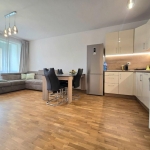 Дава се под наем Двустаен апартамент в к.к. Св.Св. Константин и Елена - 80 кв.м за 818 € - Снимка #1