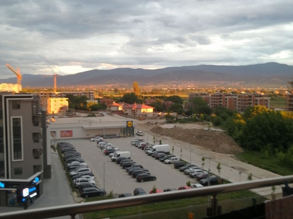 Дава се под наем Едностаен апартамент в Пловдив, Христо Смирненски - 60 кв.м за 348.84 € - Снимка #1