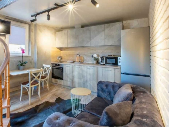 Дава се под наем Двустаен апартамент в Варна, Център - 37 кв.м за 398.82 € - Снимка #1
