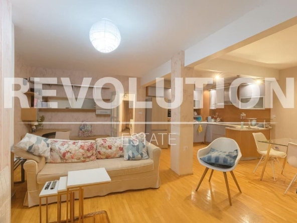 Дава се под наем Тристаен апартамент в Варна, Бриз - 100 кв.м за 797.64 € - Снимка #1