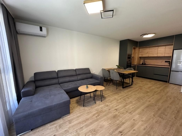 Дава се под наем Двустаен апартамент в Пловдив, Остромила - 55 кв.м за 650 € - Снимка #1