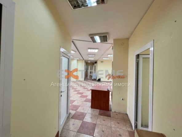 Дава се под наем Офис в Варна, ЖП Гара - 200 кв.м за 1196.97 € - Снимка #1