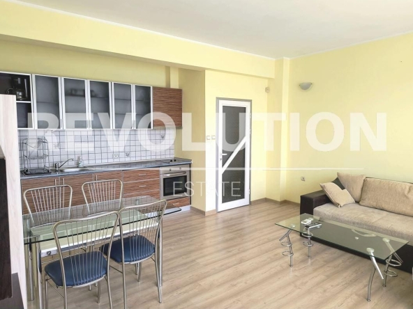 Дава се под наем Двустаен апартамент в Варна, Изгрев - 58 кв.м за 393.72 € - Снимка #1