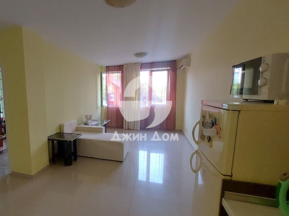 Двустаен апартамент в Поморие - 64 кв.м за 1157 €/кв.м - Снимка #1