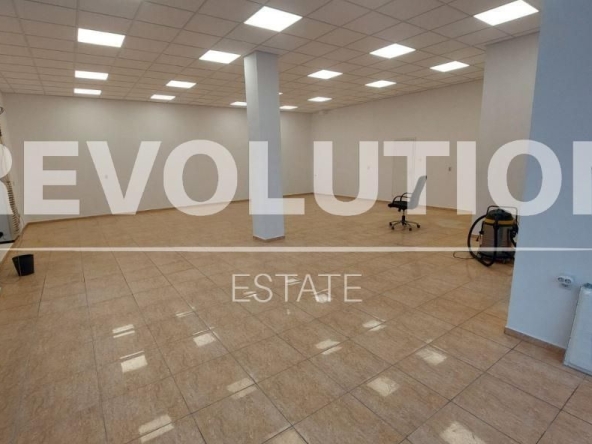 Дава се под наем Офис в Варна, Възраждане 4 - 100 кв.м за 1000 € - Снимка #1