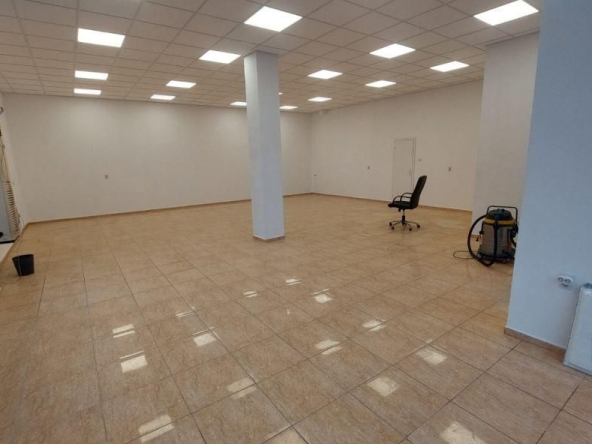 Дава се под наем Офис в Варна, Възраждане 4 - 100 кв.м за 1000 € - Снимка #1