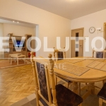 Дава се под наем Тристаен апартамент в Варна, Лятно кино Тракия - 100 кв.м за 600 € - Снимка #1