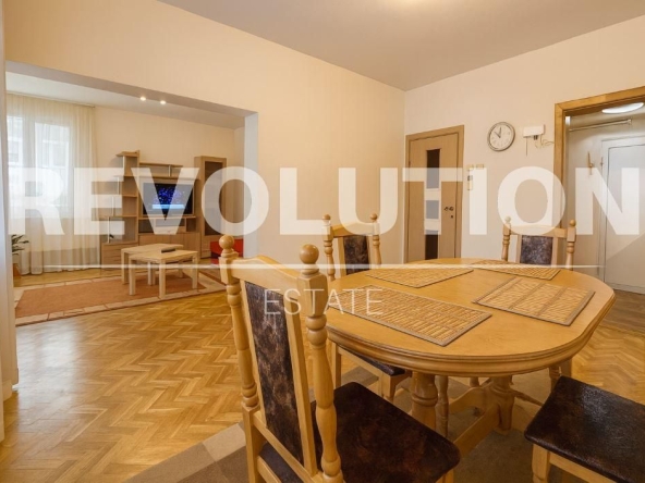 Дава се под наем Тристаен апартамент в Варна, Лятно кино Тракия - 100 кв.м за 600 € - Снимка #1