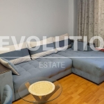 Дава се под наем Двустаен апартамент в к.к. Св.Св. Константин и Елена - 60 кв.м за 600 € - Снимка #1