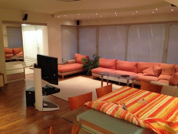 Дава се под наем Тристаен апартамент в София, Лозенец - 92 кв.м за 1000 € - Снимка #1