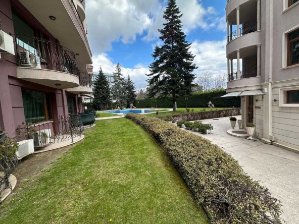 Тристаен апартамент в к.к. Св.Св. Константин и Елена - 135 кв.м за 1275 €/кв.м - Снимка #1