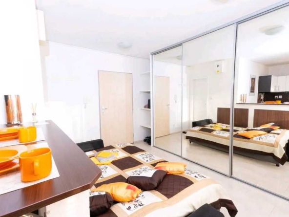 Дава се под наем Едностаен апартамент в Пловдив, Каменица 1 - 41 кв.м за 173.4 € - Снимка #1