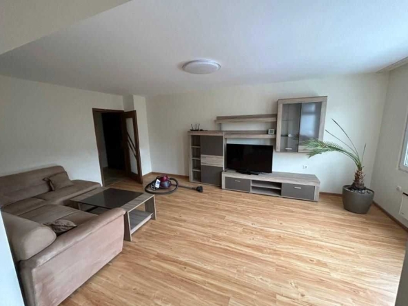 Тристаен апартамент в София, Младост 3 - 103 кв.м за 1670 €/кв.м - Снимка #1