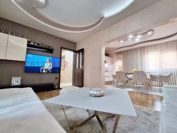 Тристаен апартамент в Пловдив, Център - 102 кв.м за 1657 €/кв.м - Снимка #1