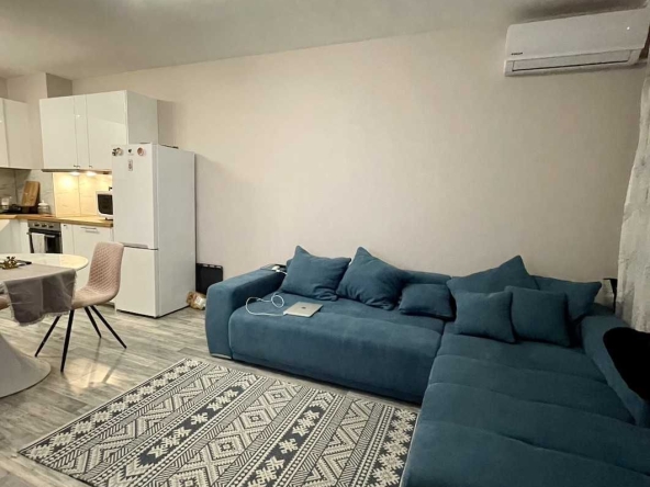 Дава се под наем Тристаен апартамент в София, Зона Б-19 - 100 кв.м за 850 € - Снимка #1