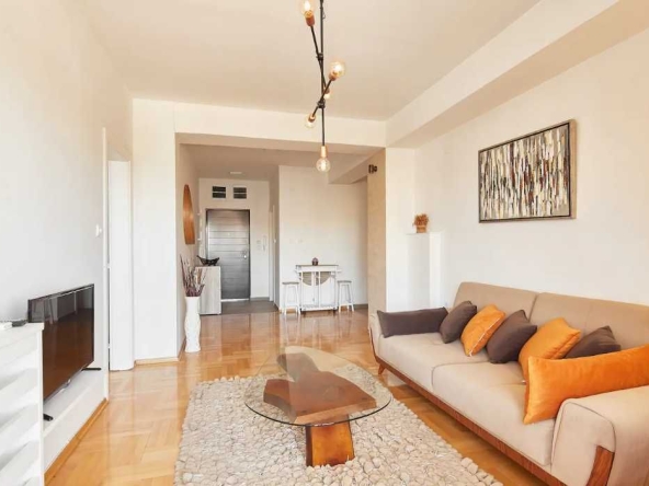 Дава се под наем Двустаен апартамент в Пловдив, Кършияка - 78 кв.м за 255 € - Снимка #1