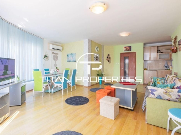 Дава се под наем Четиристаен апартамент в Варна, Общината - 130 кв.м за 1500 € - Снимка #1