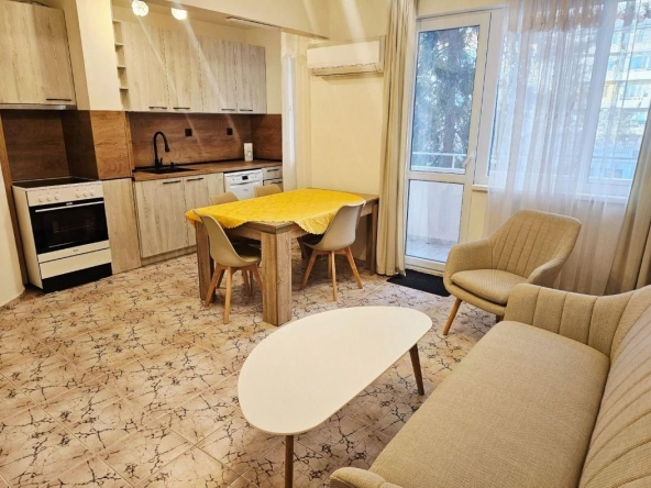 Дава се под наем Тристаен апартамент в Варна, Спортна зала - 90 кв.м за 698.19 € - Снимка #1