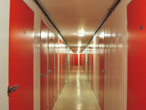 Дава се под наем Склад в Перник, Димова махала - 10 кв.м за 7.14 € - Снимка #1