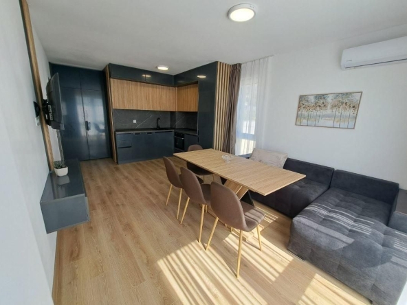 Дава се под наем Двустаен апартамент в Варна, м-т Пчелина - 57 кв.м за 460 € - Снимка #1