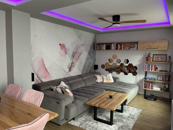 Дава се под наем Многостаен апартамент в Бургас, Лазур - 120 кв.м за 1020 € - Снимка #1