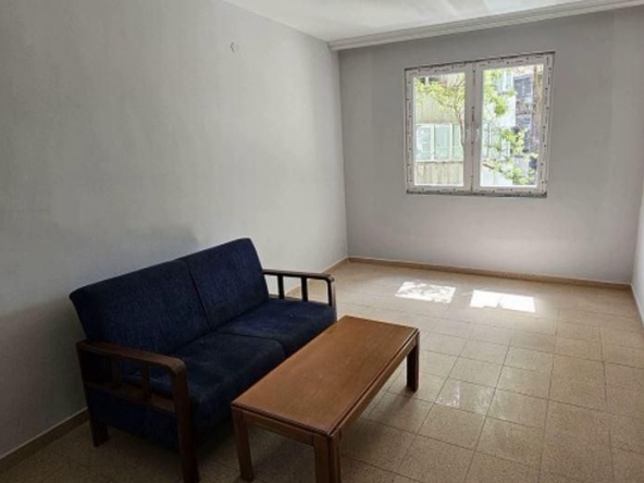 Дава се под наем Тристаен апартамент в Пловдив, Кършияка - 90 кв.м за 382.5 € - Снимка #1