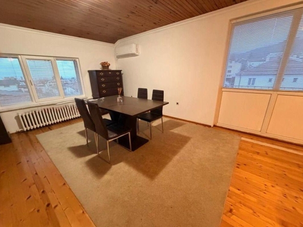 Дава се под наем Етаж от къща в София, Драгалевци - 139 кв.м за 697.17 € - Снимка #1
