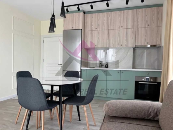 Дава се под наем Двустаен апартамент в Варна, Цветен квартал - 65 кв.м за 558.45 € - Снимка #1