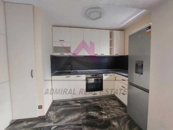 Дава се под наем Тристаен апартамент в Варна, Цветен квартал - 100 кв.м за 600 € - Снимка #1