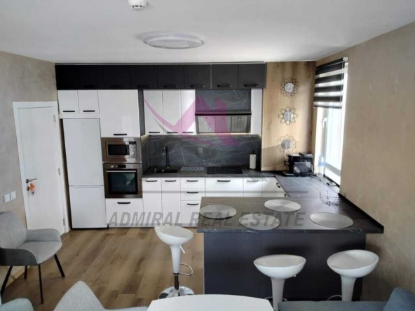 Дава се под наем Тристаен апартамент в Варна, Младост 1 - 100 кв.м за 800 € - Снимка #1