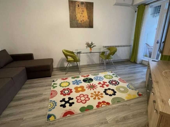 Дава се под наем Едностаен апартамент в Бургас, Зорница - 35 кв.м за 183.6 € - Снимка #1