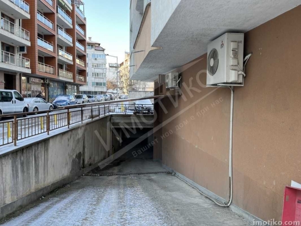 Дава се под наем Гараж / Паркомясто в София, Дървеница - 18 кв.м за 149.43 € - Снимка #1