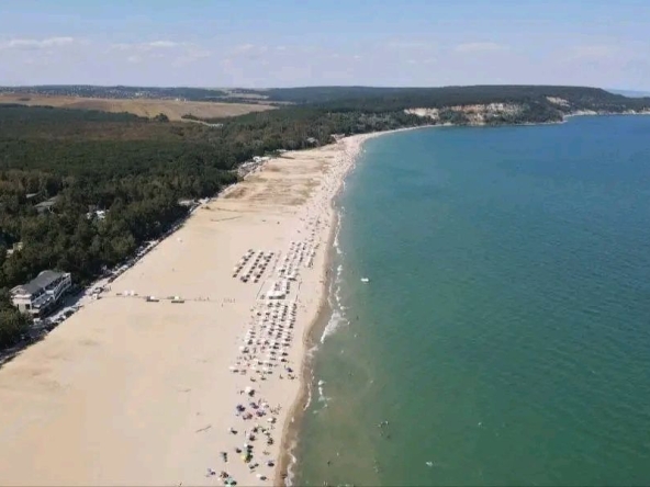 Дава се под наем Тристаен апартамент в с. Близнаци, Област Варна - 83 кв.м за 306 € - Снимка #1