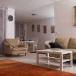 Дава се под наем Тристаен апартамент в Пловдив, Въстанически - 97 кв.м за 408 € - Снимка #1