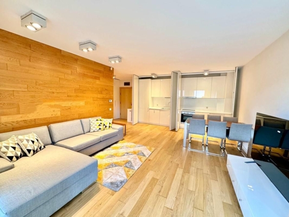 Дава се под наем Тристаен апартамент в София, Витоша - 109 кв.м за 1200 € - Снимка #1