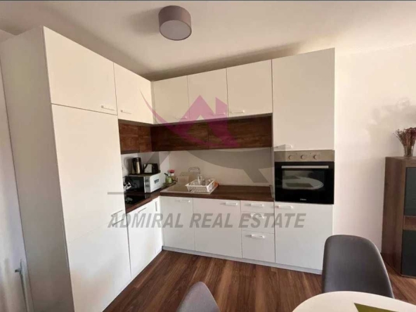 Дава се под наем Двустаен апартамент в Варна, Център - 55 кв.м за 700 € - Снимка #1