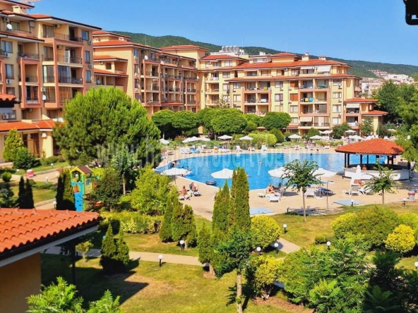 Двустаен апартамент в Свети Влас - 72 кв.м за 1042 €/кв.м - Снимка #1